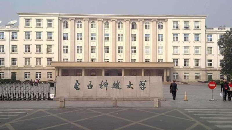 SMT贴片加工立碑现象解析与预防策略